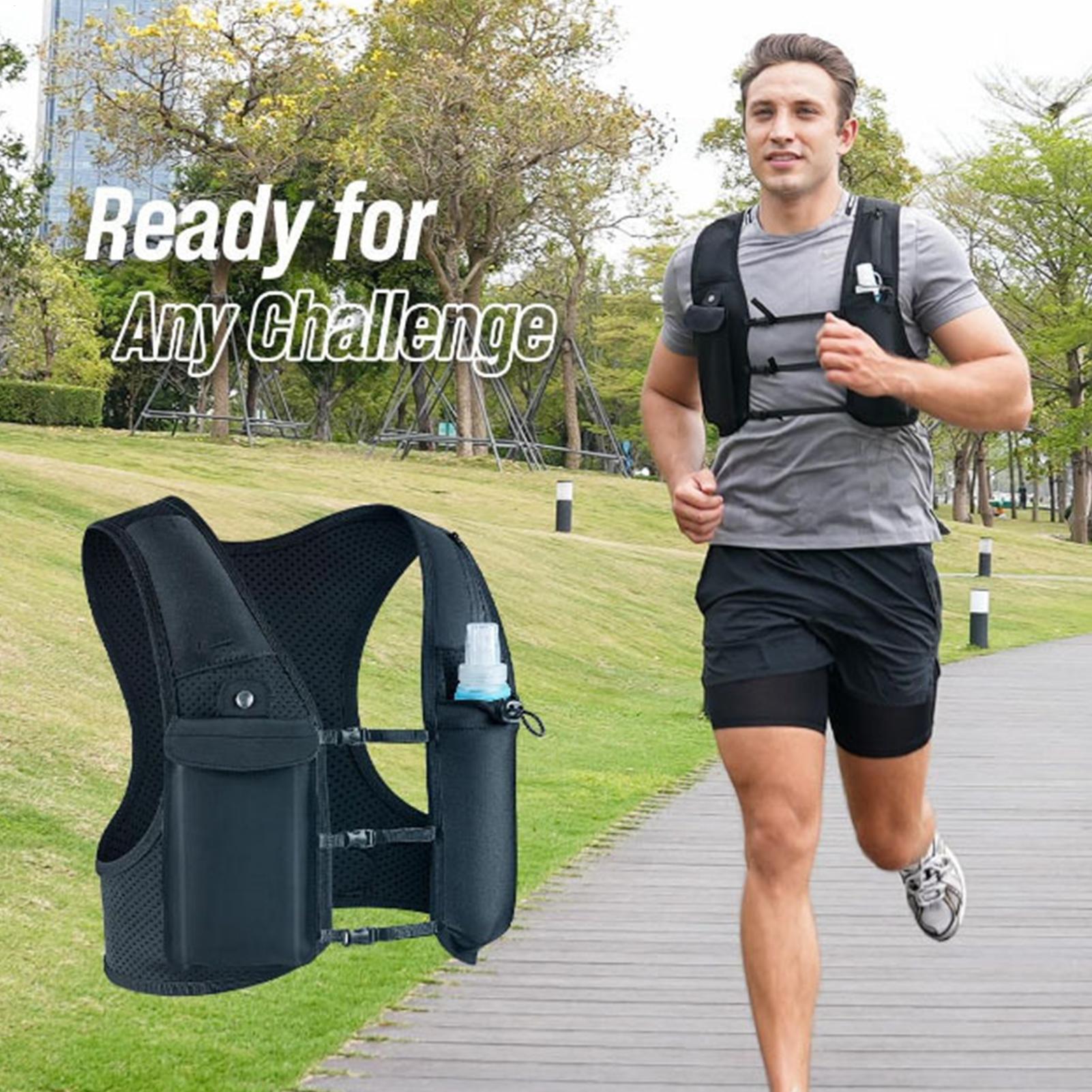 Running Gear Reflective - เสื้อกั๊กสำหรับวิ่งพร้อมกระเป๋าเป้สะพายหลังแบบสะท้อนแสงและขวดน้ำแบบนุ่มขนาด 500 มล. สำหรับนักวิ่ง นักปั่นจักรยาน ผู้ชาย
